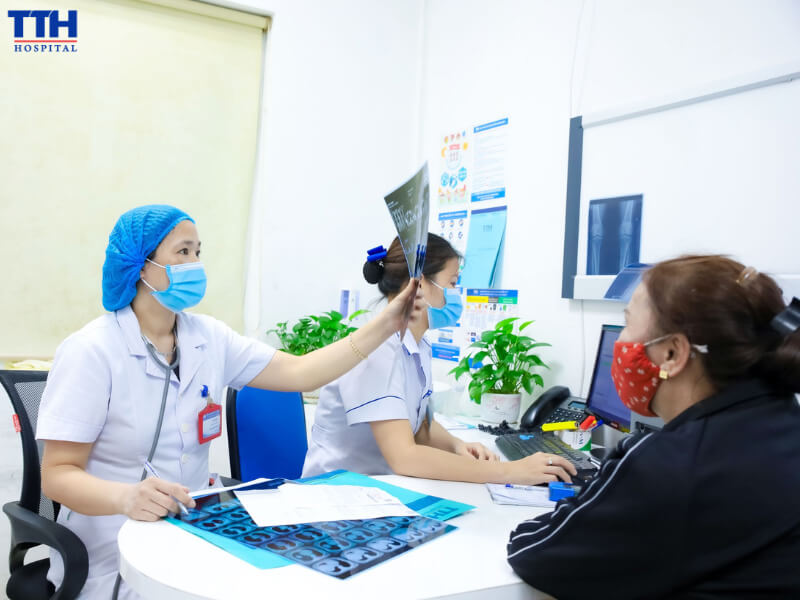 Bệnh nhân sẽ được thăm khám và chẩn đoán theo dõi tình trạng trước khi chỉ định