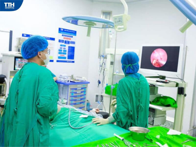 Đội ngũ chuyên môn và trang thiết bị hiện đại tại Bệnh viện Đa khoa TTH Vinh