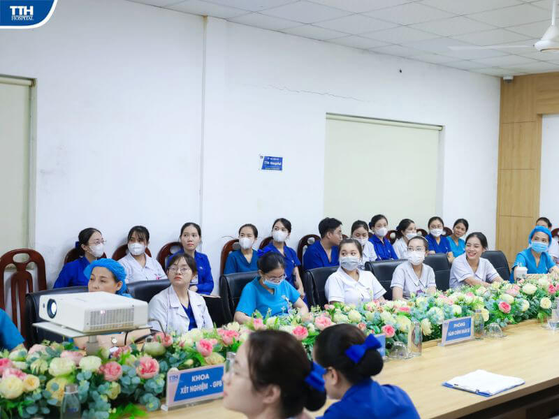 Hành trình nâng niu sức khỏe mẹ và bé