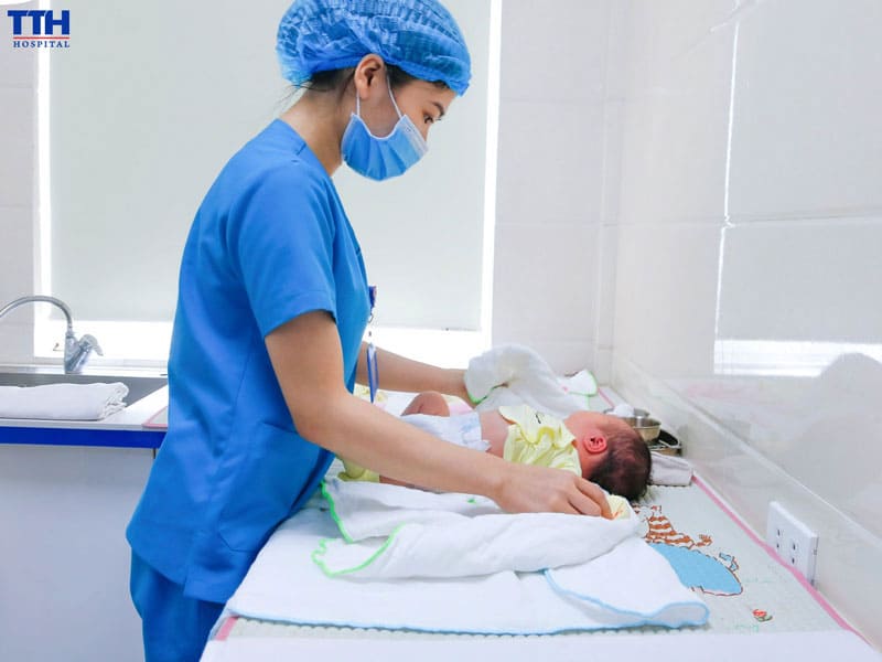 Vai trò của hộ sinh – Người đồng hành thầm lặng