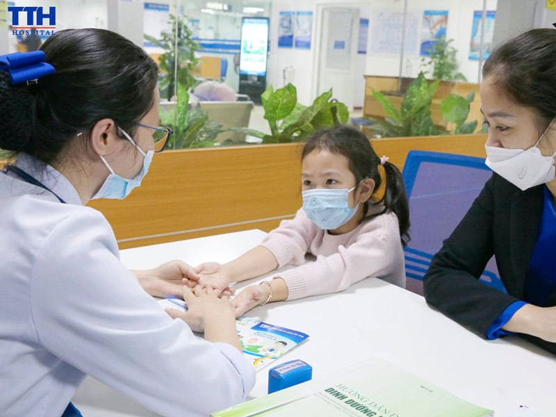 Vì sao ba mẹ nên chọn Khoa Nhi - BVĐK TTH Vinh?