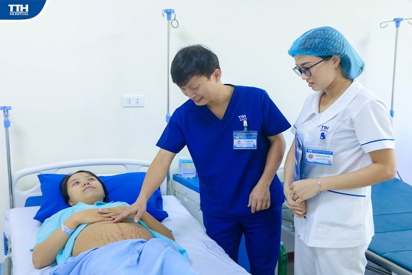 PHẪU THUẬT LẤY THAI VÀ MỔ THÀNH CÔNG ĐA U XƠ TỬ CUNG KÍCH THƯỚC LỚN, BẢO TỒN TỬ CUNG CHO NGƯỜI BỆNH