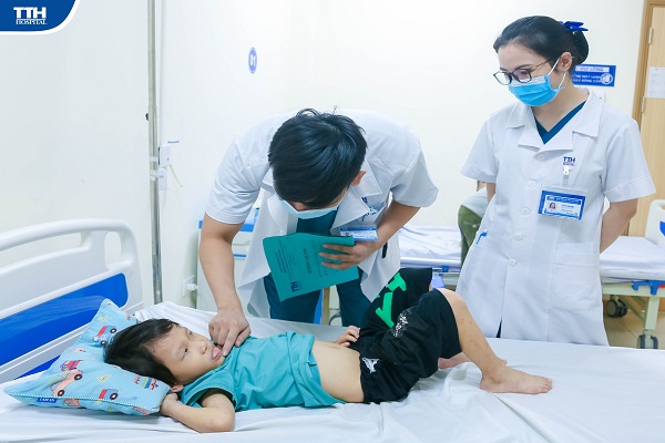 NHẬN BIẾT TRẺ MẮC ADENOVIRUS VÀ CÁCH PHÒNG TRÁNH