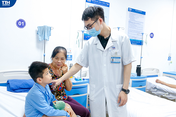 Trẻ sau khi cắt amidan cần có chế độ sinh hoạt như thế nào